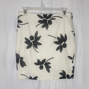 J. Crew The Pencil Skirt Abstract Black Floral Cotton Fitted Skirt Size 2P